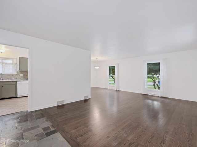229 S Milton Avenue, Glen Ellyn, IL 60137
