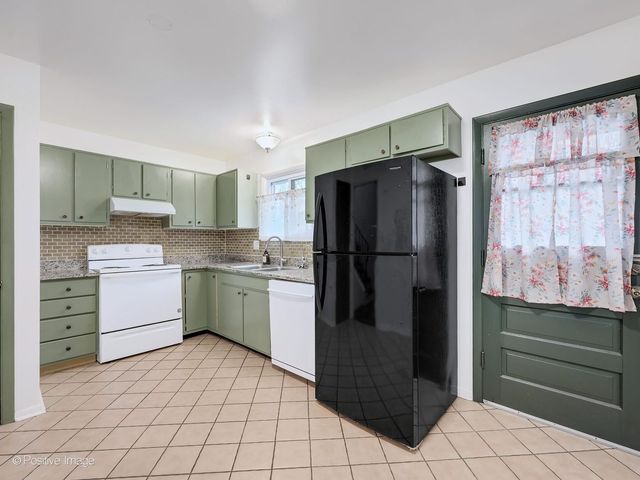 229 S Milton Avenue, Glen Ellyn, IL 60137