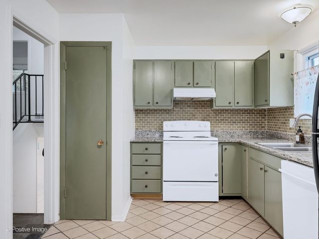 229 S Milton Avenue, Glen Ellyn, IL 60137