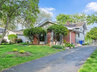 229 S Milton Avenue, Glen Ellyn, IL 60137