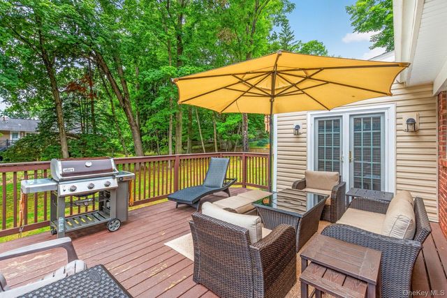 15 Glenwood Road, New City, NY 10956