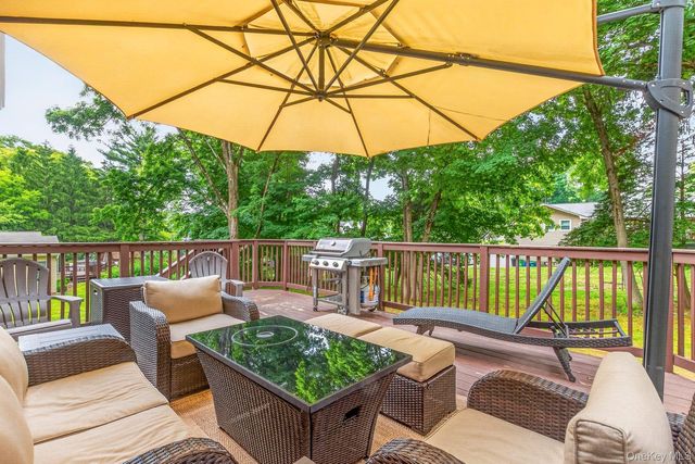 15 Glenwood Road, New City, NY 10956