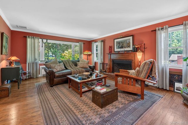 15 Glenwood Road, New City, NY 10956