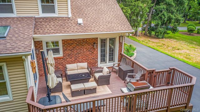 15 Glenwood Road, New City, NY 10956