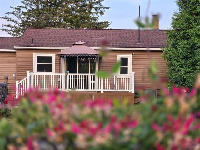 119 Burnt Mill Road, Riga, NY 14428