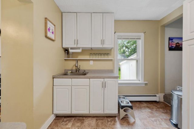 1039 9th Avenue SW, Faribault, MN 55021