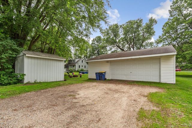 1039 9th Avenue SW, Faribault, MN 55021