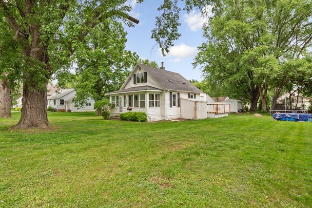1039 9th Avenue SW, Faribault, MN 55021