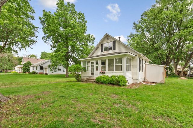 1039 9th Avenue SW, Faribault, MN 55021