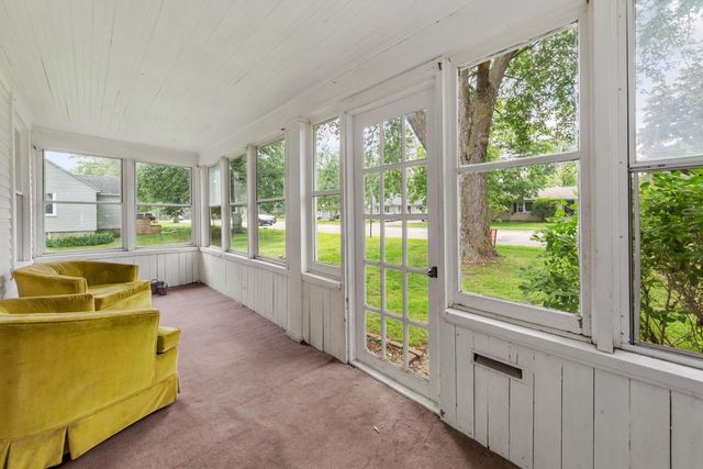 1039 9th Avenue SW, Faribault, MN 55021