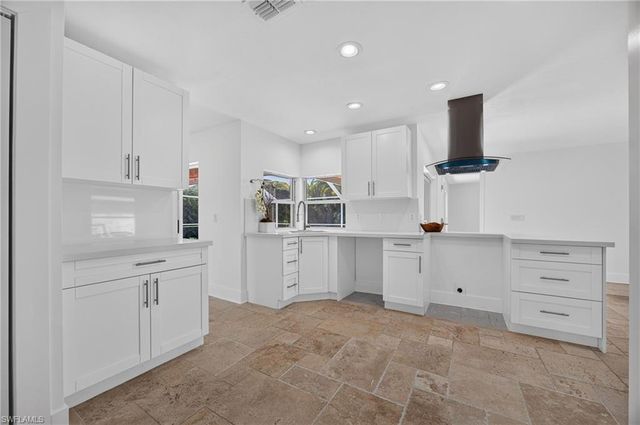 6049 Perthshire LN, Fort Myers, FL 33908
