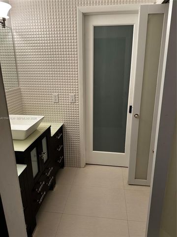 9944 NW 41st St 23, Doral, FL 33178