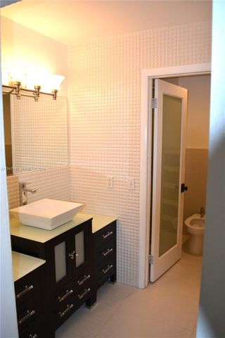 9944 NW 41st St 23, Doral, FL 33178