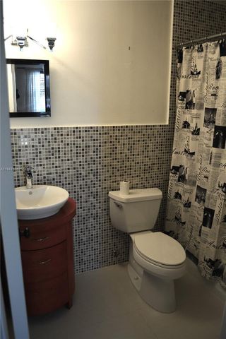 9944 NW 41st St 23, Doral, FL 33178