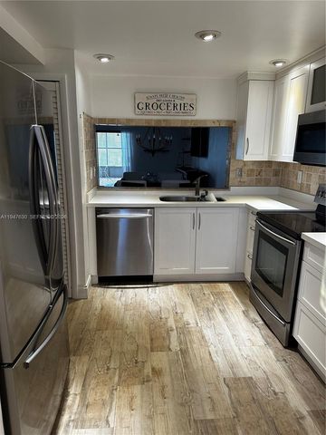 9944 NW 41st St 23, Doral, FL 33178