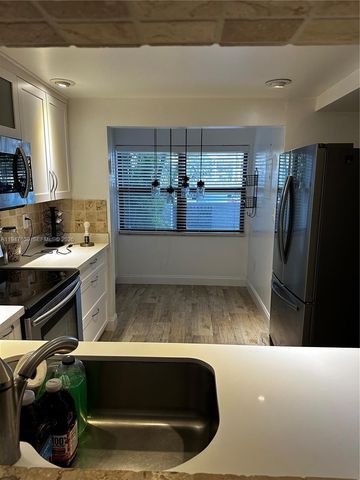 9944 NW 41st St 23, Doral, FL 33178