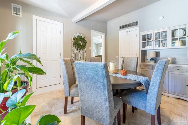 5607 Fairview Dr, Pensacola, FL 32505