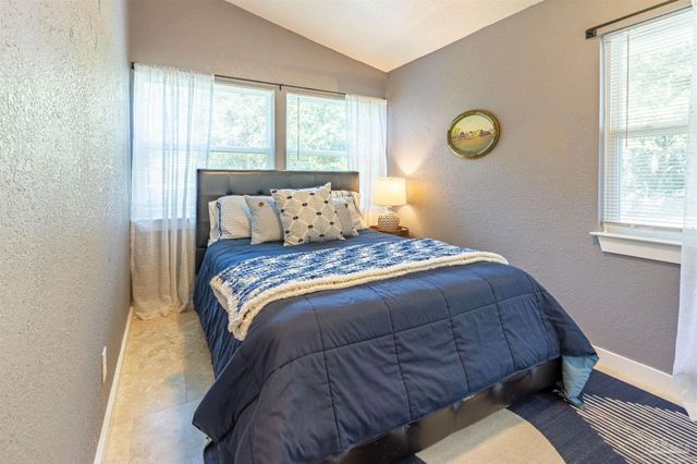 5607 Fairview Dr, Pensacola, FL 32505