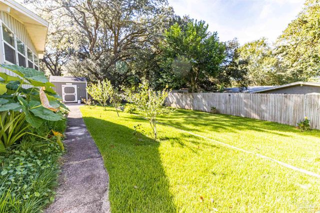 5607 Fairview Dr, Pensacola, FL 32505