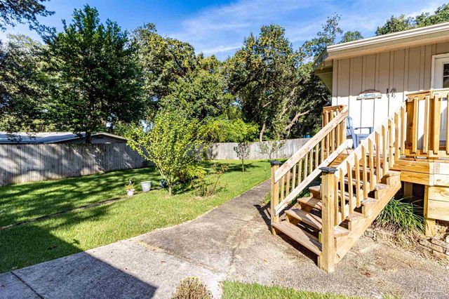 5607 Fairview Dr, Pensacola, FL 32505