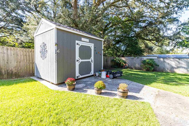 5607 Fairview Dr, Pensacola, FL 32505