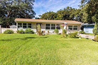 5607 Fairview Dr, Pensacola, FL 32505