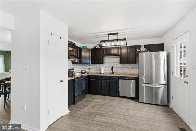 14504 RAVENSCAR CT, Centreville, VA 20121