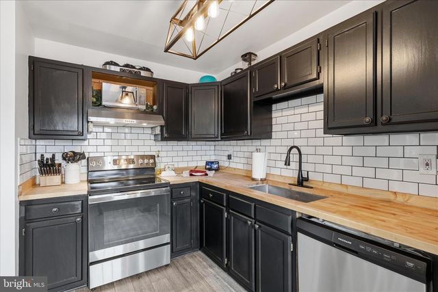 14504 RAVENSCAR CT, Centreville, VA 20121