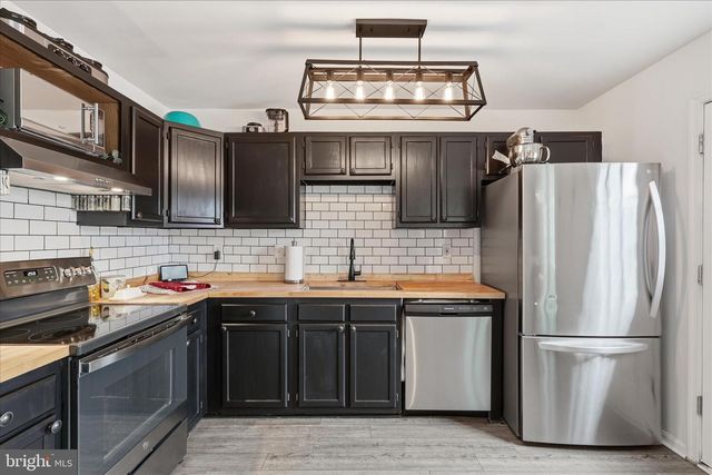 14504 RAVENSCAR CT, Centreville, VA 20121