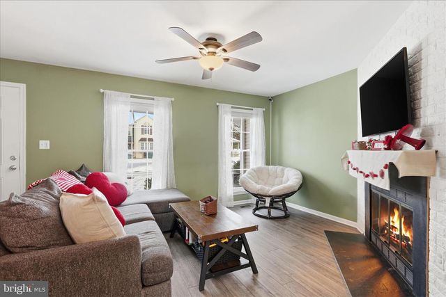 14504 RAVENSCAR CT, Centreville, VA 20121