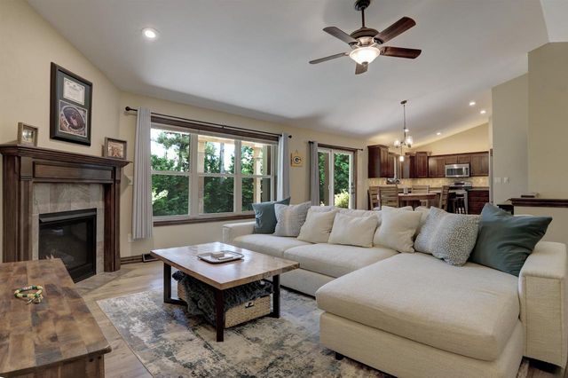 4800 N INDIGO LANE, Appleton, WI 54913