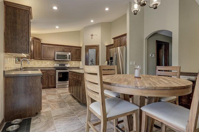 4800 N INDIGO LANE, Appleton, WI 54913