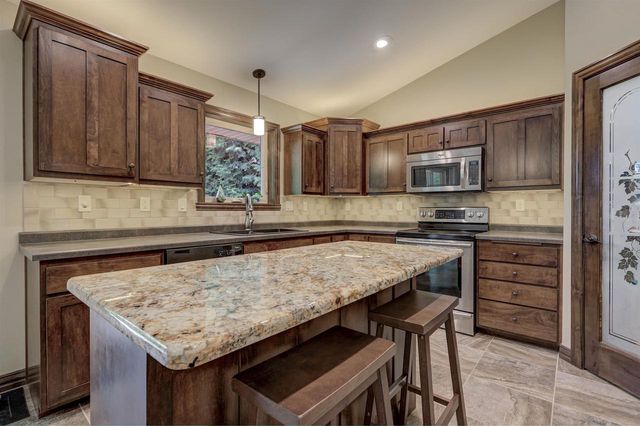 4800 N INDIGO LANE, Appleton, WI 54913