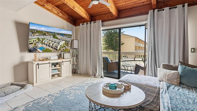 318 WINDRUSH BOULEVARD 9, Indian Rocks Beach, FL 33785