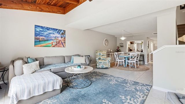 318 WINDRUSH BOULEVARD 9, Indian Rocks Beach, FL 33785