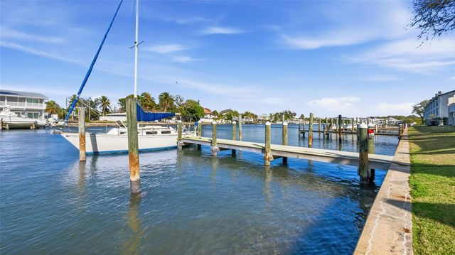 318 WINDRUSH BOULEVARD 9, Indian Rocks Beach, FL 33785