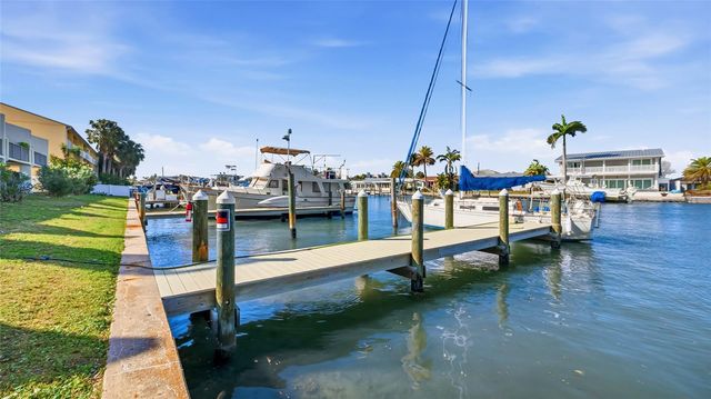 318 WINDRUSH BOULEVARD 9, Indian Rocks Beach, FL 33785