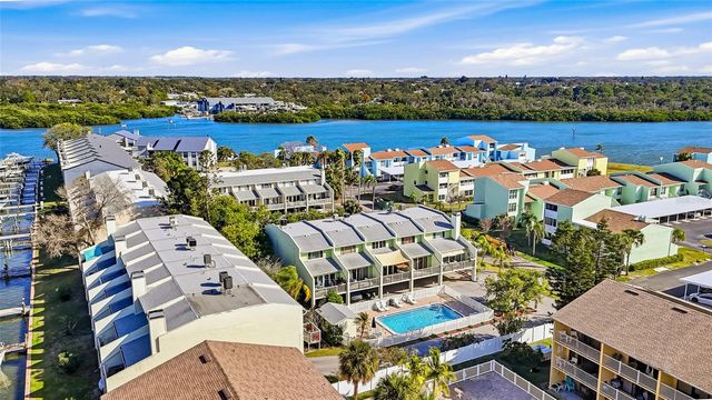 318 WINDRUSH BOULEVARD 9, Indian Rocks Beach, FL 33785