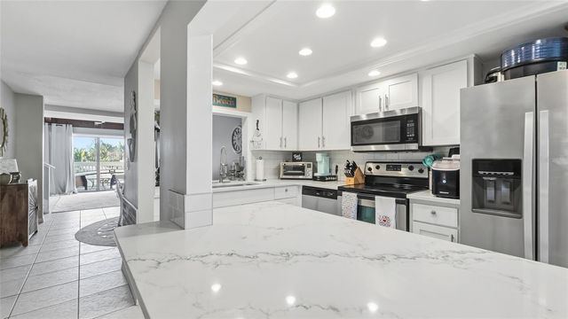 318 WINDRUSH BOULEVARD 9, Indian Rocks Beach, FL 33785