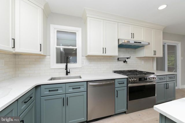 71 LENAPE TRL, Medford, NJ 08055