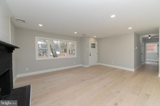 71 LENAPE TRL, Medford, NJ 08055