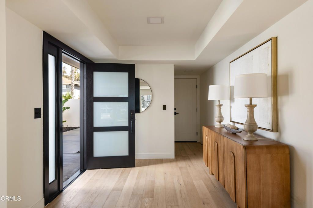 Image 3 of property listing at 2851 Seahorse Avenue, Ventura, CA 93001