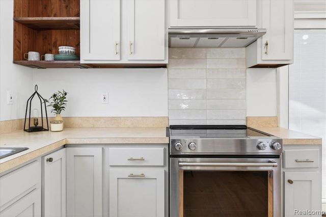 930 S Hadley Road, Ortonville, MI 48462