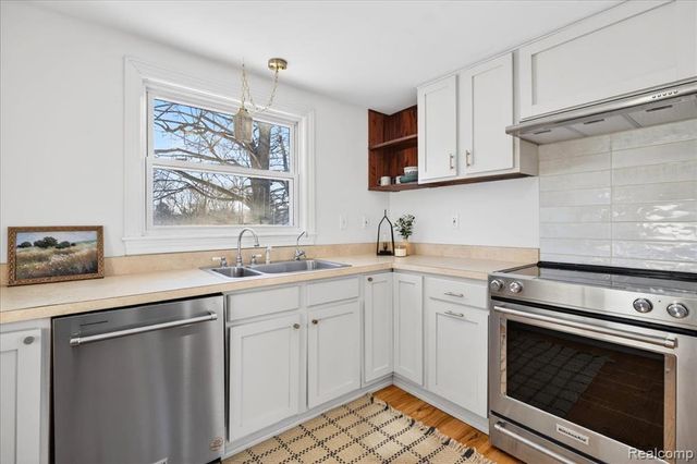 930 S Hadley Road, Ortonville, MI 48462