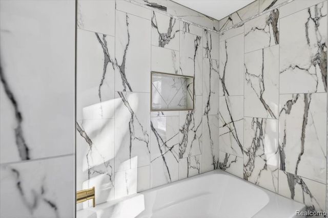 930 S Hadley Road, Ortonville, MI 48462