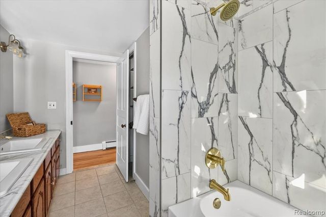 930 S Hadley Road, Ortonville, MI 48462