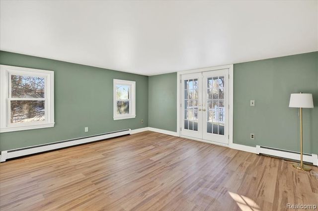 930 S Hadley Road, Ortonville, MI 48462