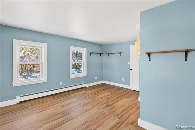 930 S Hadley Road, Ortonville, MI 48462