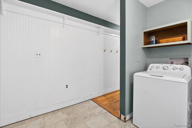 930 S Hadley Road, Ortonville, MI 48462