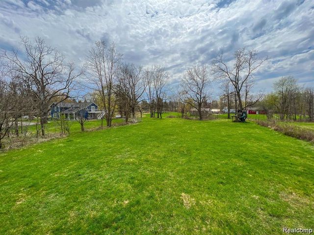 930 S Hadley Road, Ortonville, MI 48462